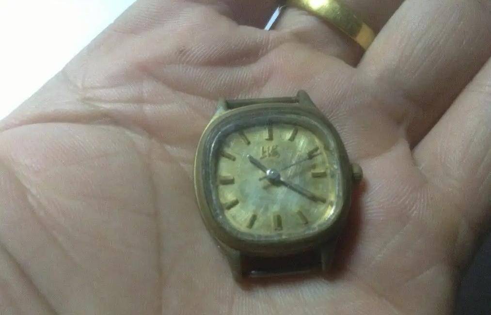其中一件回收价近10万！家里有的别乱扔马竞合作伙伴70年代“老物件”值钱了？(图2)