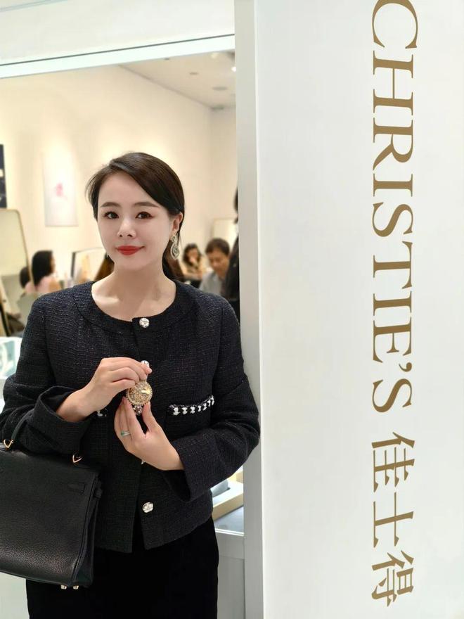 春拍帝王级蓝宝石刘銮雄藏酒…顶级藏家都在抢！佳士得5亿(图4)