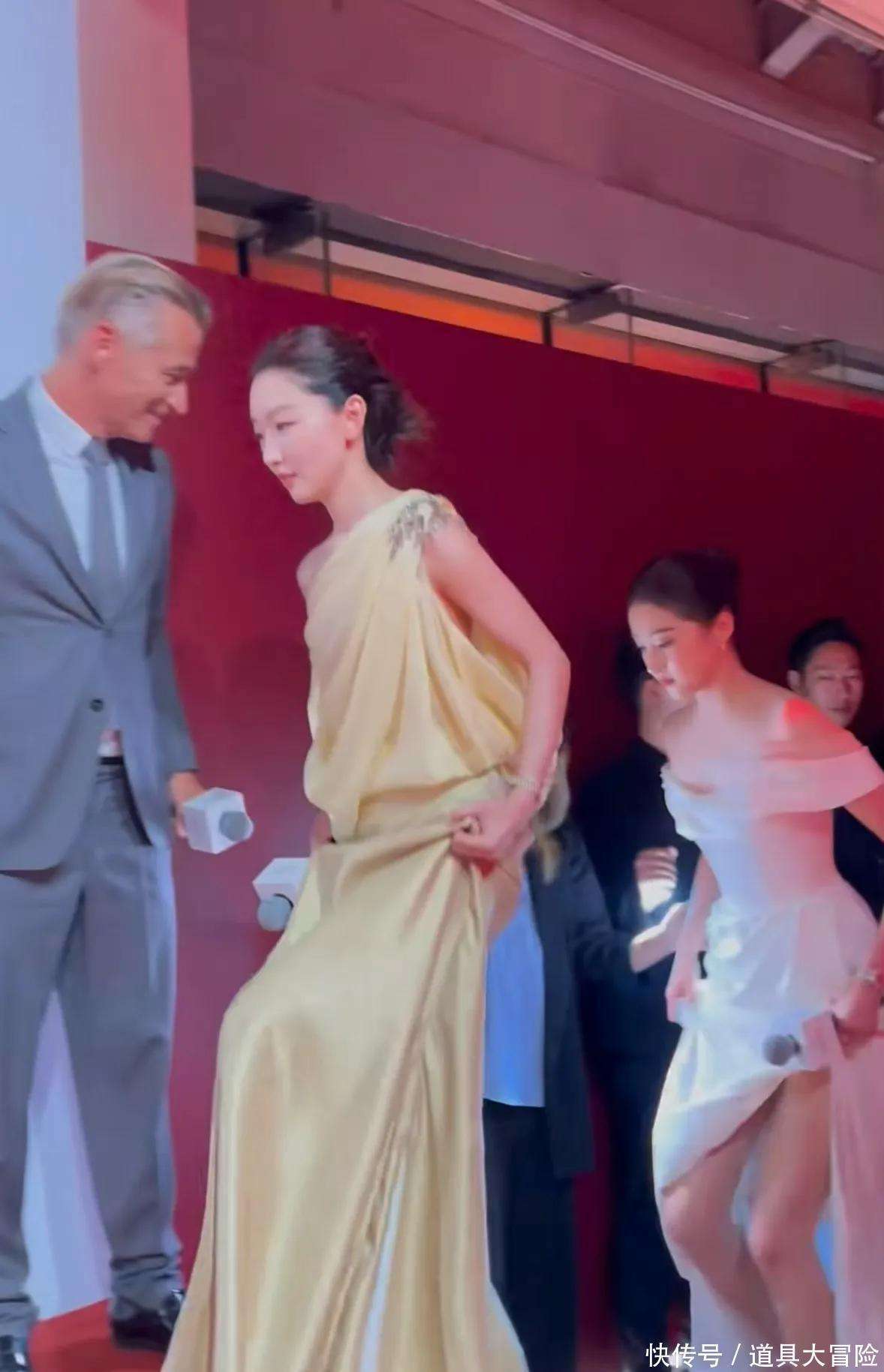 刘诗诗腕表86万关晓彤赢麻了！成都这晚：邱淑贞女儿丰满有料(图6)