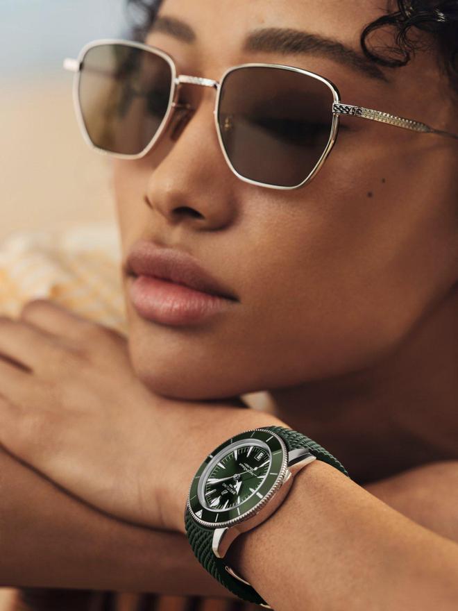 比双逆跳腕表致敬1995｜当月腕表帝舵表碧湾45型闪耀蔚蓝大海罗杰杜